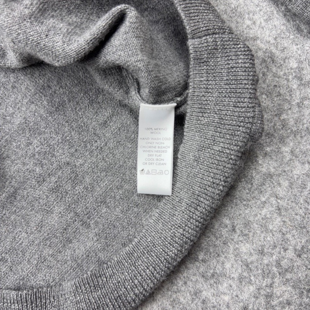 Calvin Klein Sweater Mens Medium Gray Extra Fine Merino Wool V Neck Pullover - Picture 5 of 9